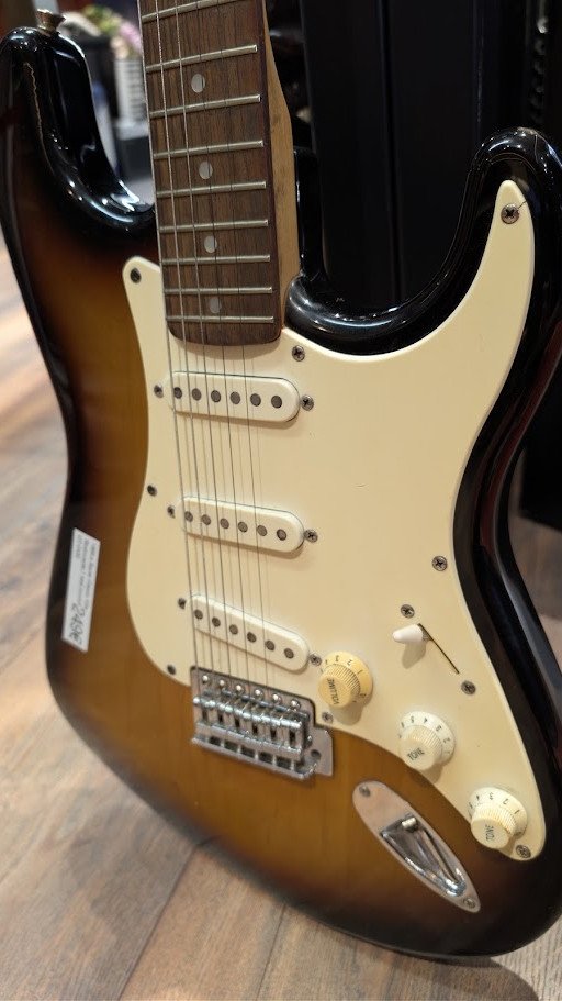 1999. a Squier Classic Vibe Stratocaster