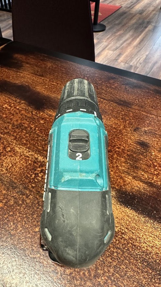 Akutrell Makita DF333D pluss aku 2.0Ah 12V