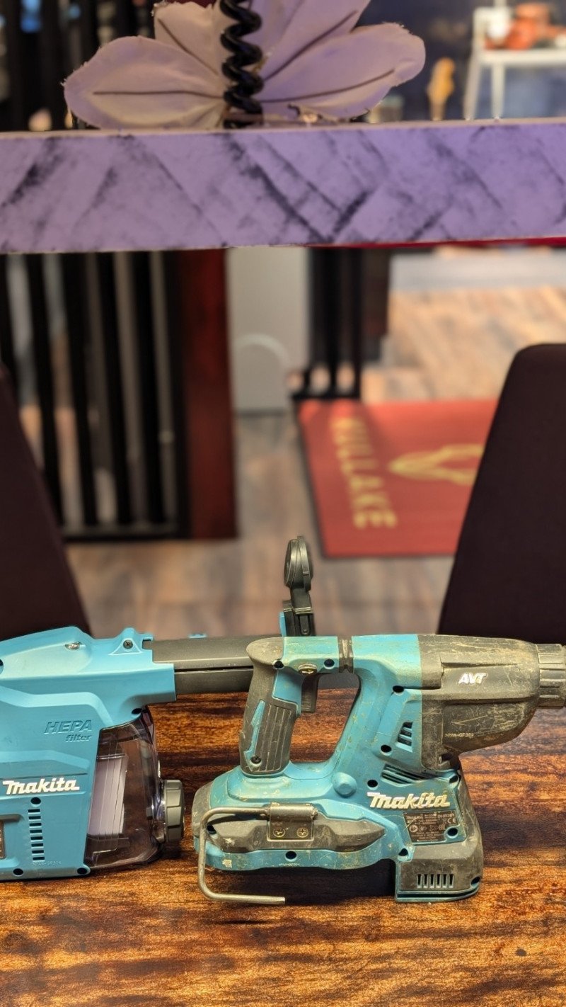 Makita akupuurvasar DHR281ZWJ + tolmukogumissüsteem
