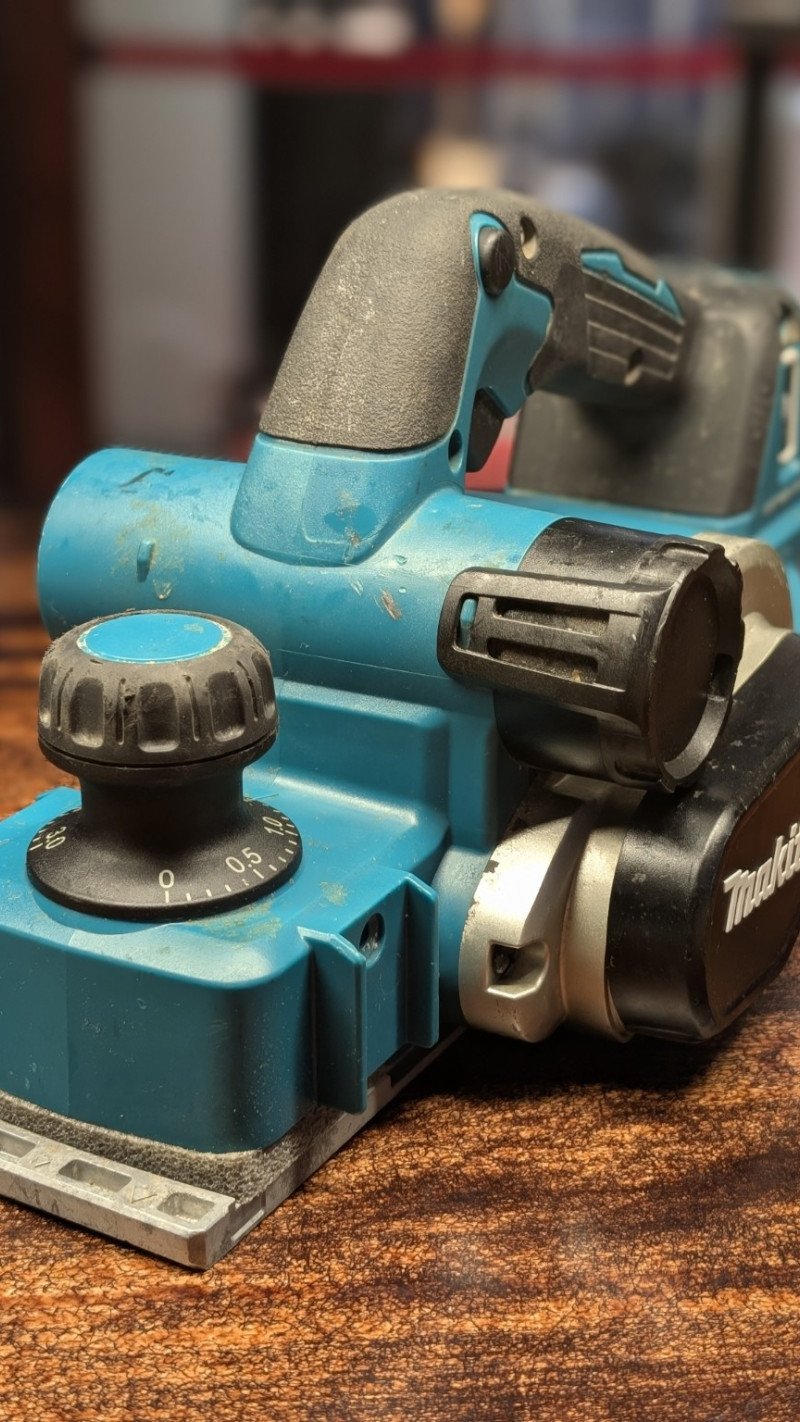Akuhöövel Makita DKP181