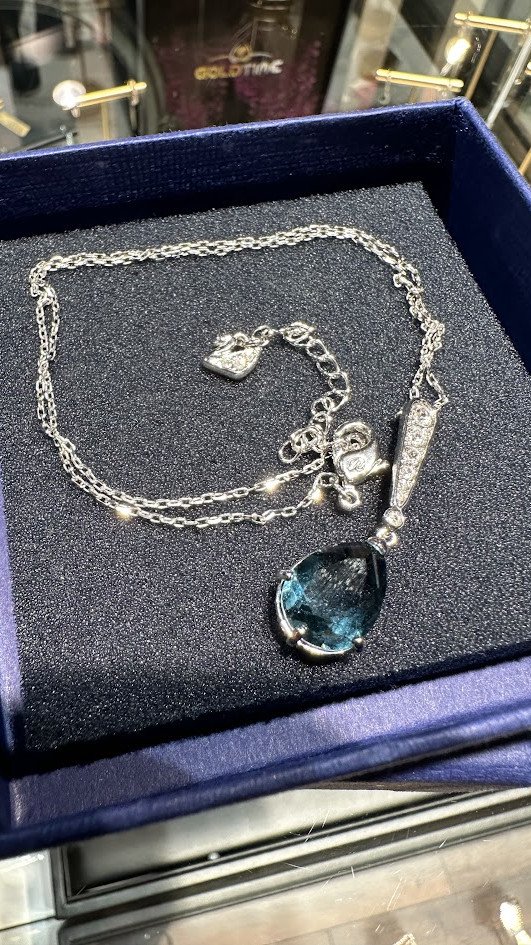 Swarovski kaelakett koos ripatsiga
