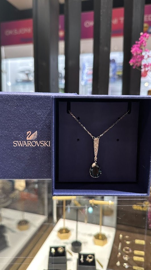 Swarovski kaelakett koos ripatsiga